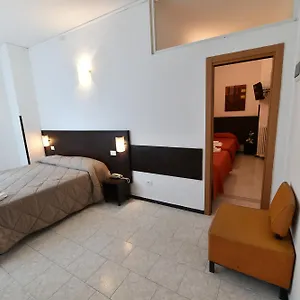 Hotel Okinawa, Rímini